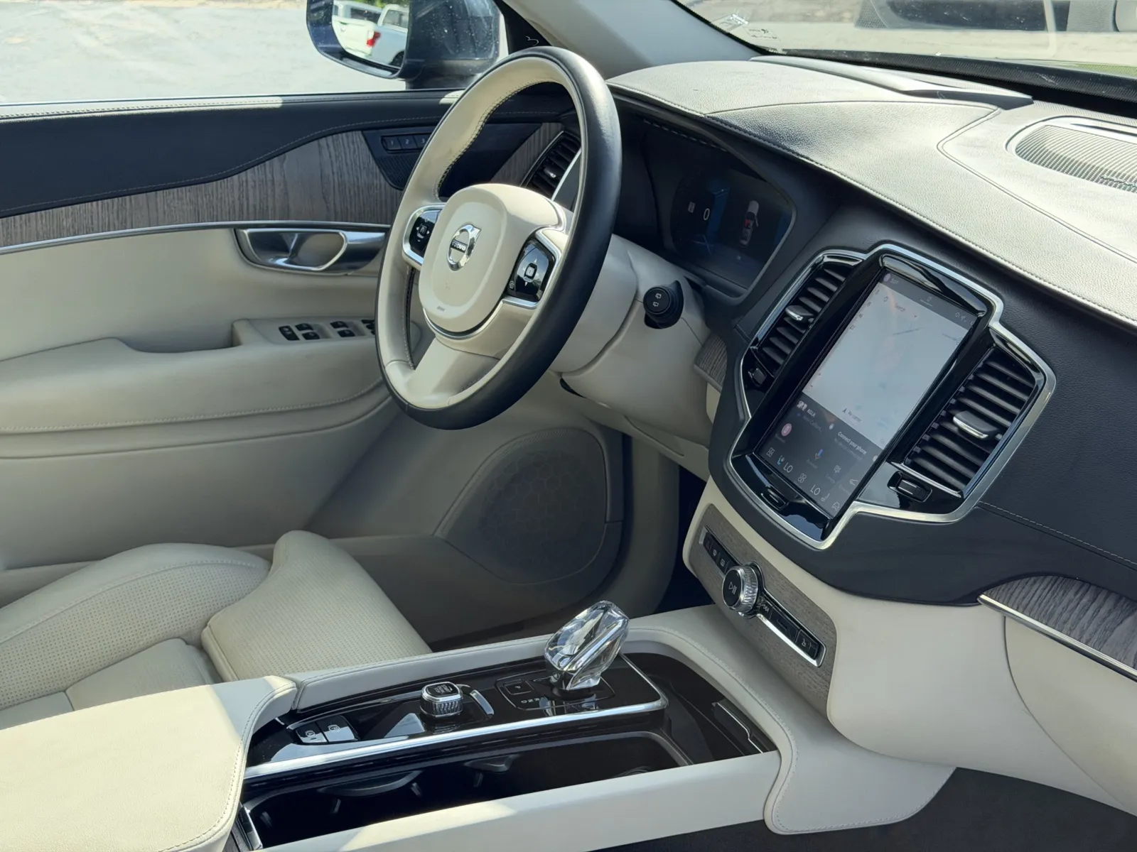Volvo XC90 photo 11