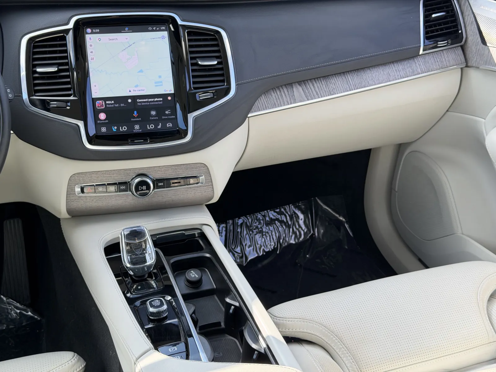 Volvo XC90 photo 15