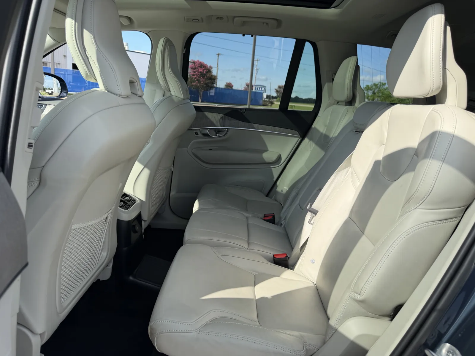Volvo XC90 photo 27