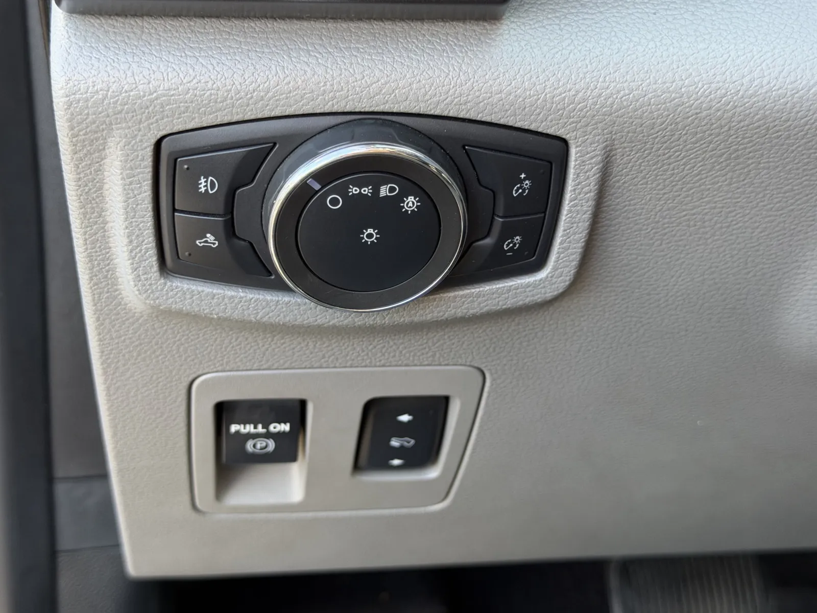 Ford F-150 photo 21