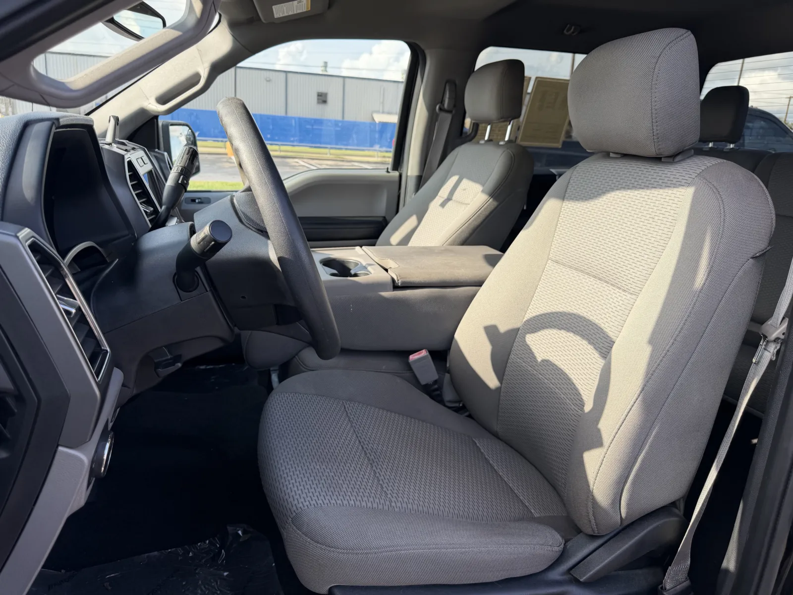 Ford F-150 photo 18