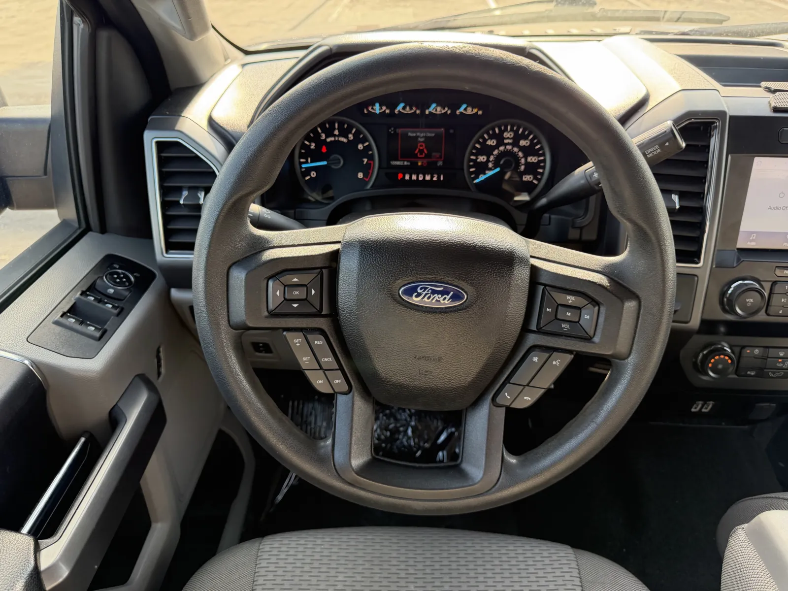 Ford F-150 photo 12