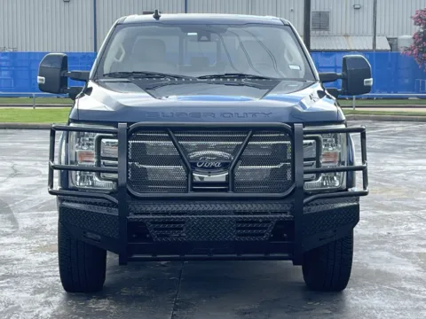 More photos of 2019 Ford Super Duty F-250 SRW LARIAT at Auto Boutique Texas, TX