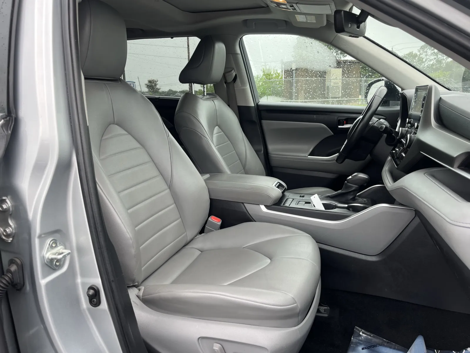 2022 Toyota Highlander XLE - Photo 26