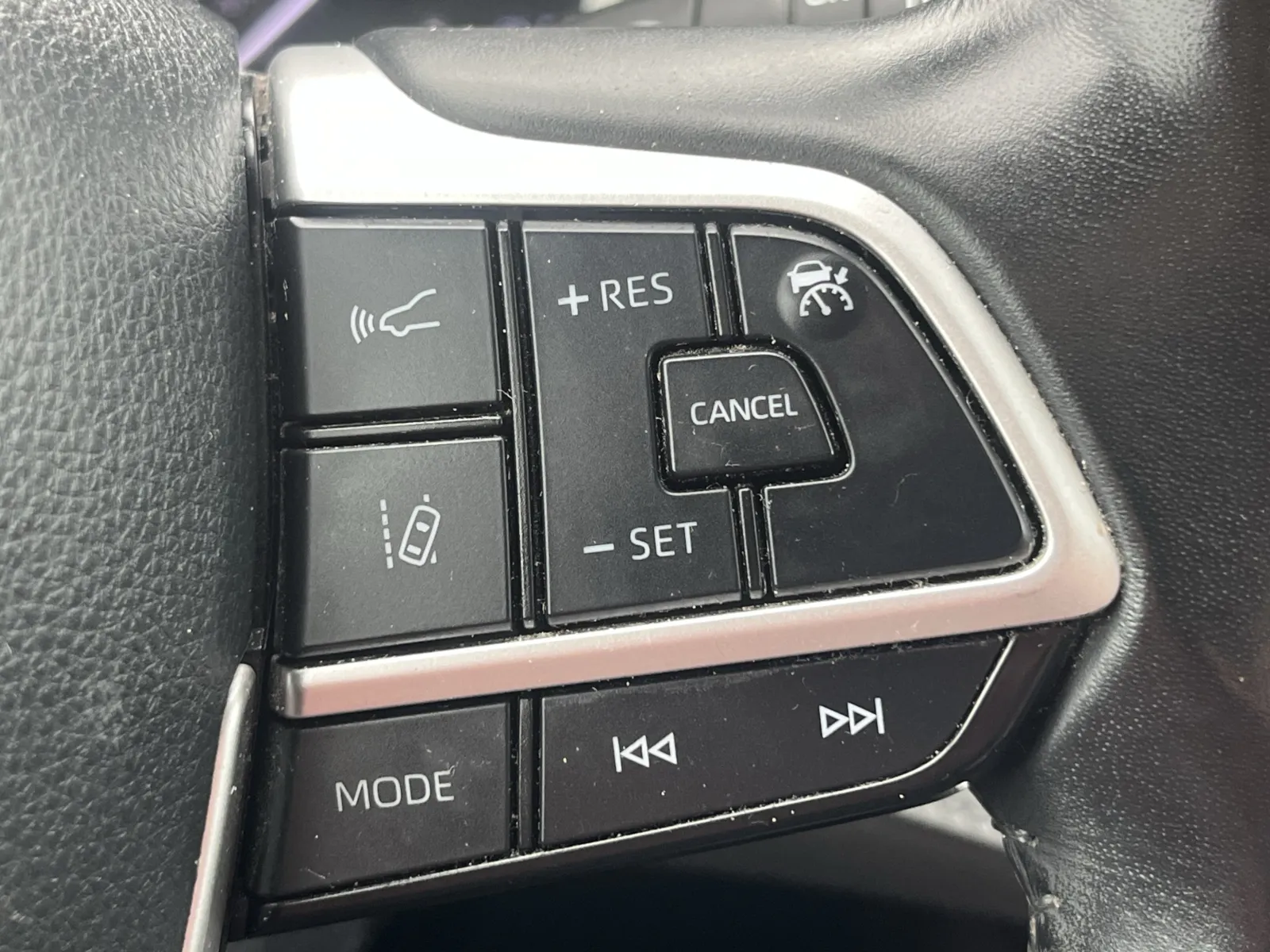 2022 Toyota Highlander XLE - Photo 15