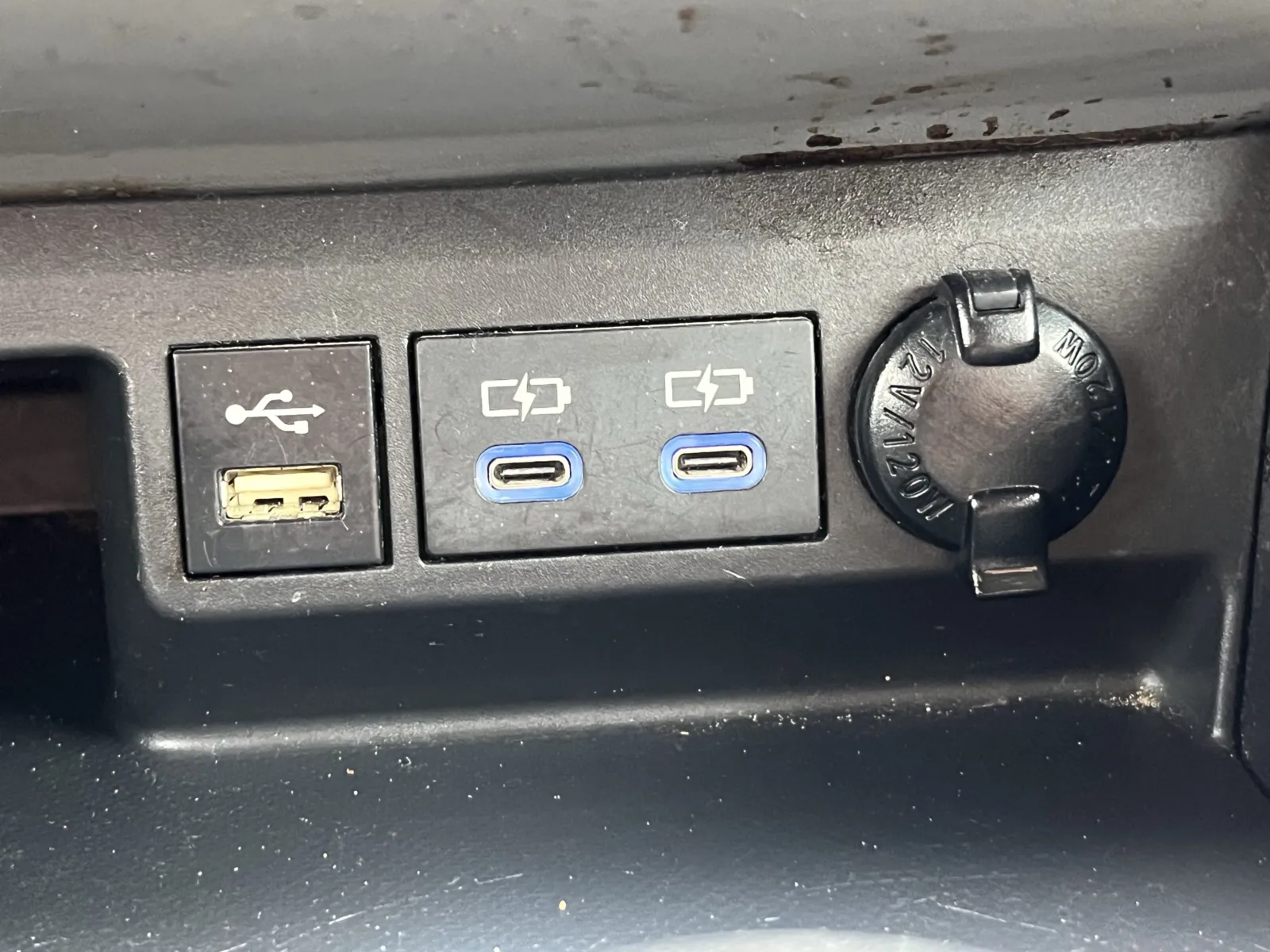 2022 Toyota Highlander XLE - Photo 18