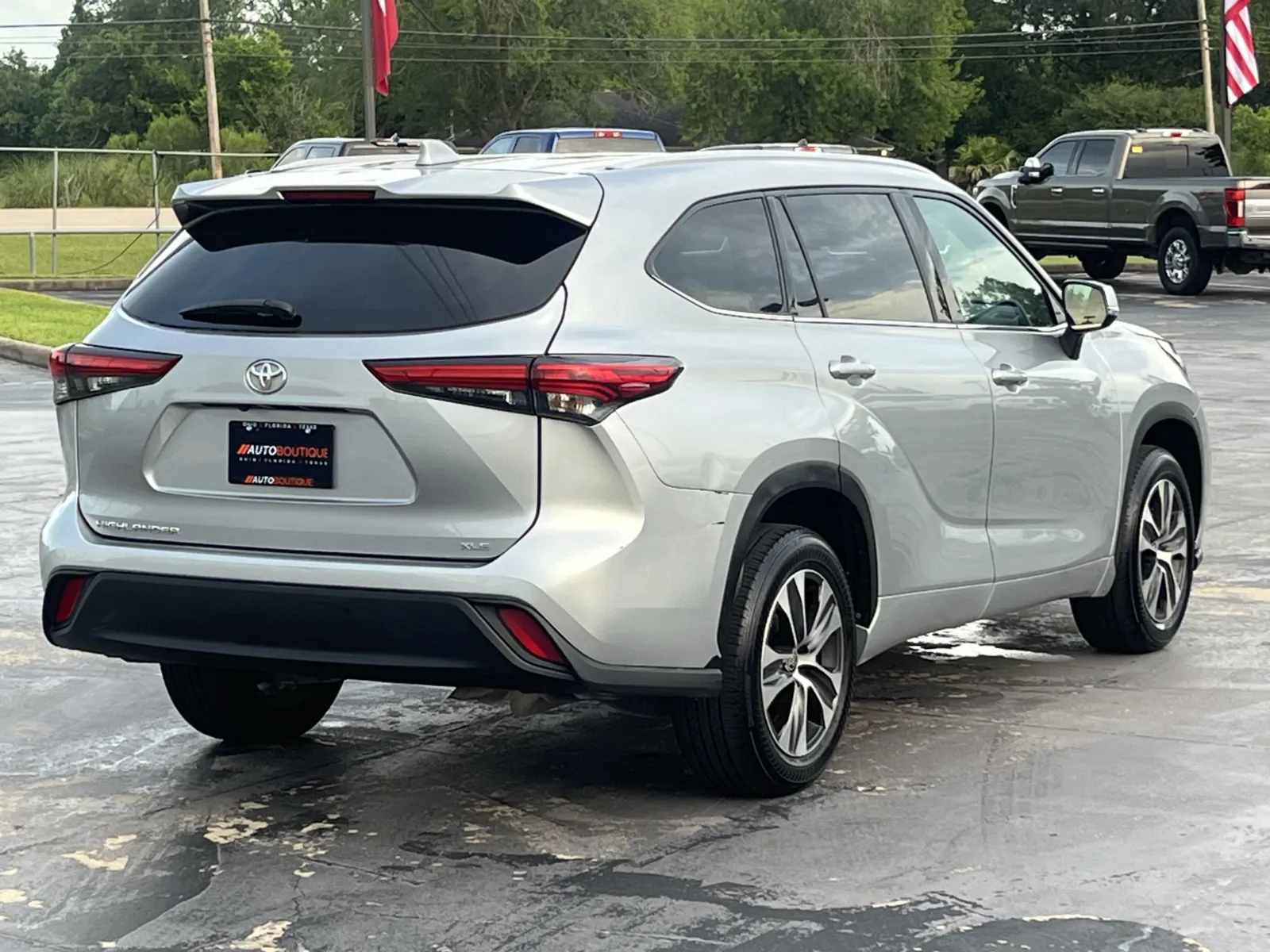 2022 Toyota Highlander XLE - Photo 7