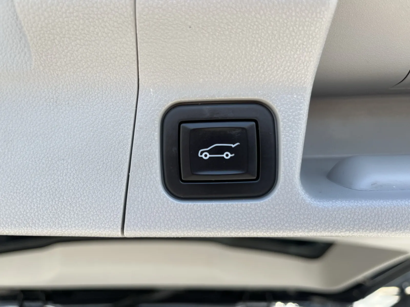 GMC Acadia photo 11