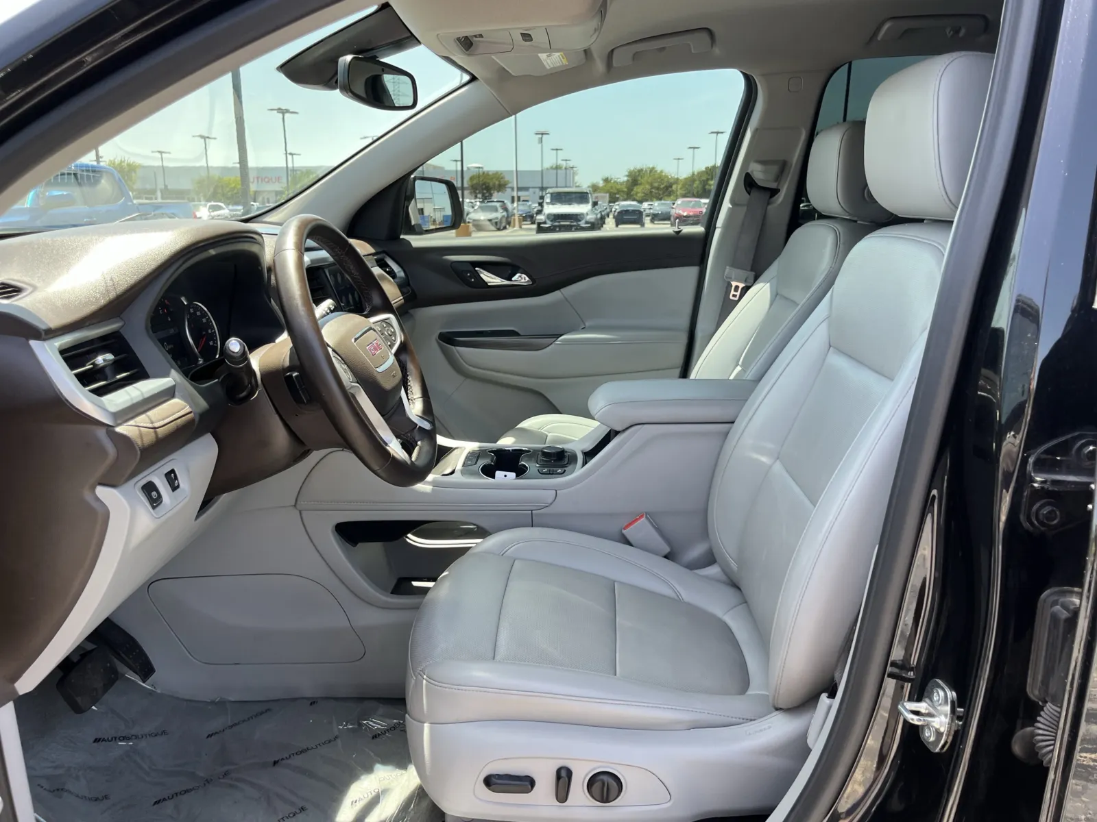 GMC Acadia photo 27