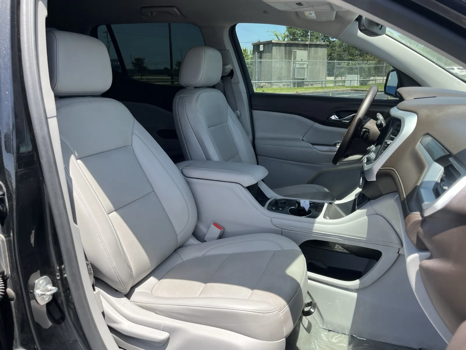 GMC Acadia photo 28