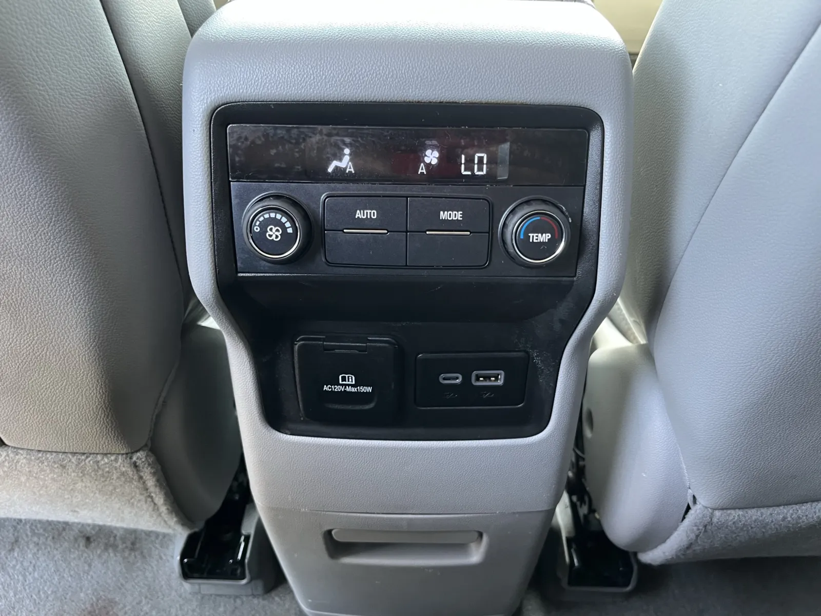 GMC Acadia photo 26