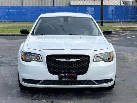 More photos of 2019 Chrysler 300 Touring at Auto Boutique Texas, TX