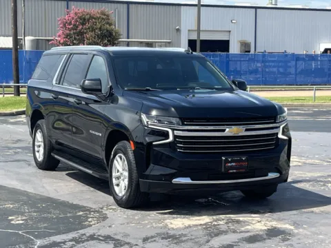 Photos of 2023 Chevrolet Suburban LT for sale in Alvin, TX at Auto Boutique Texas