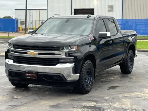 Another view of 2019 Chevrolet Silverado 1500 LT for sale in Alvin, TX at Auto Boutique Texas