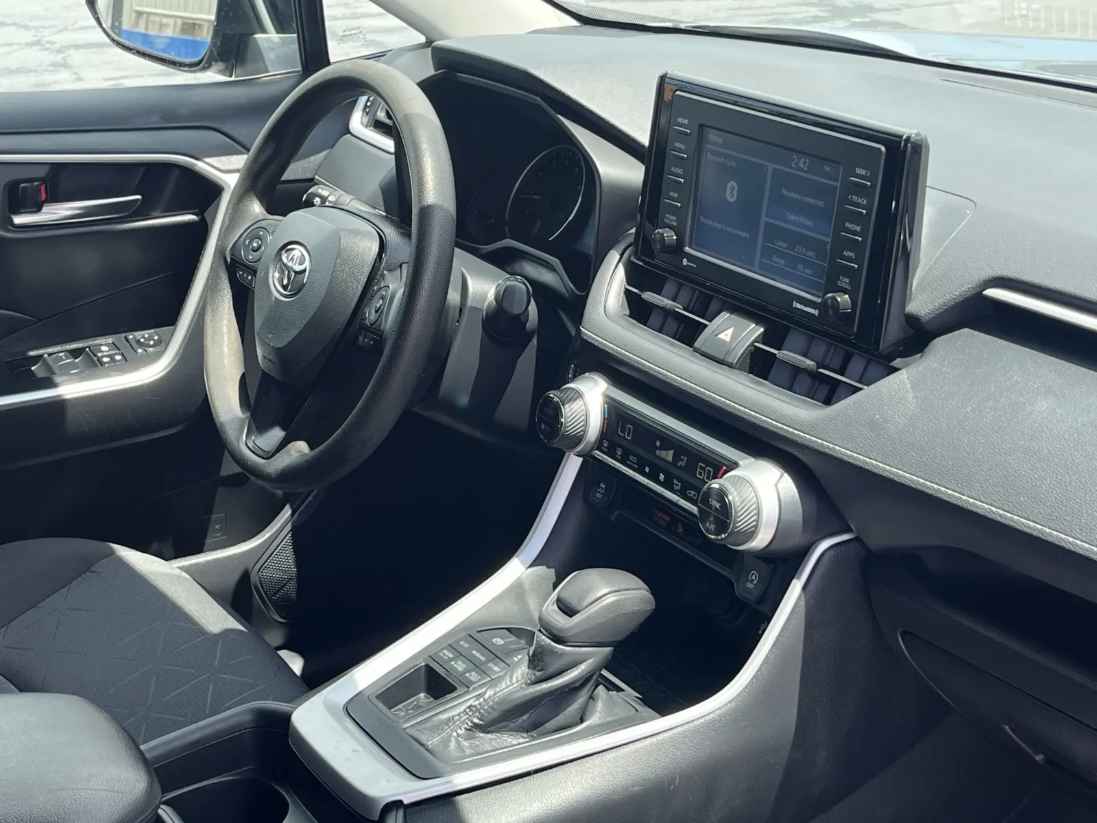 Toyota RAV4 photo 13