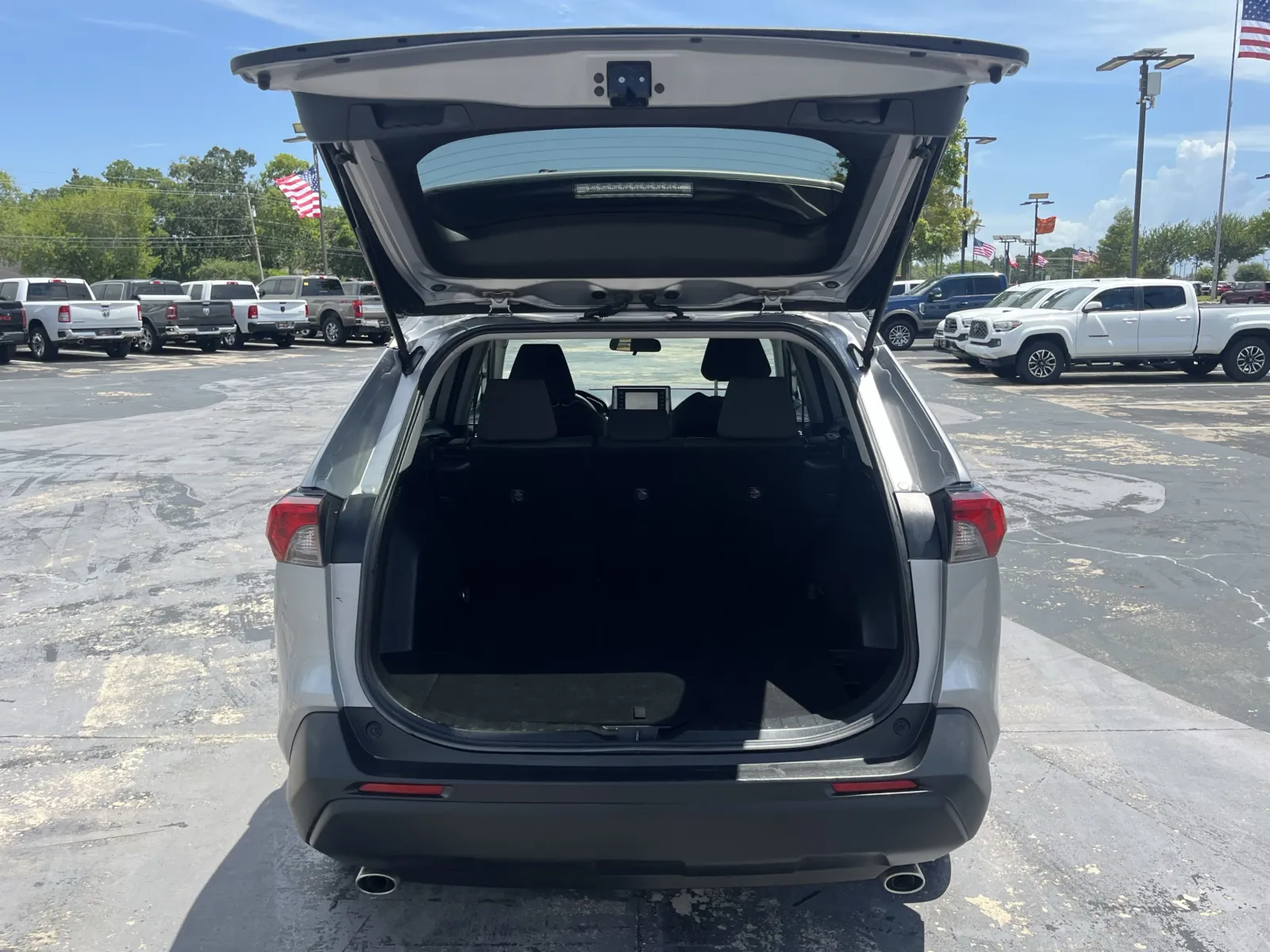 Toyota RAV4 photo 9