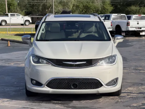 More photos of 2019 Chrysler Pacifica Limited at Auto Boutique Texas, TX