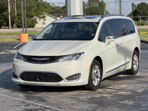 More photos of 2019 Chrysler Pacifica Limited at Auto Boutique Texas, TX