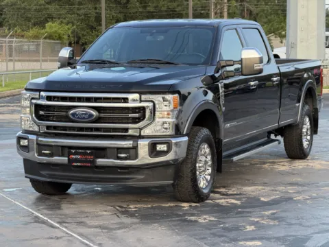 Another view of 2022 Ford Super Duty F-250 SRW LARIAT for sale in Alvin, TX at Auto Boutique Texas