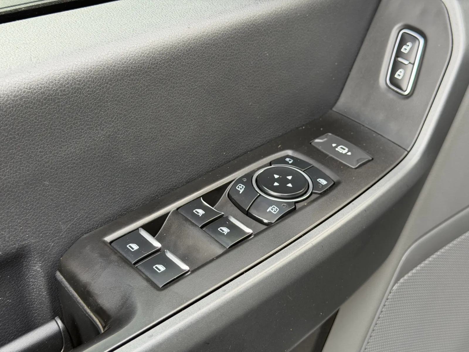 Ford F-250 photo 18