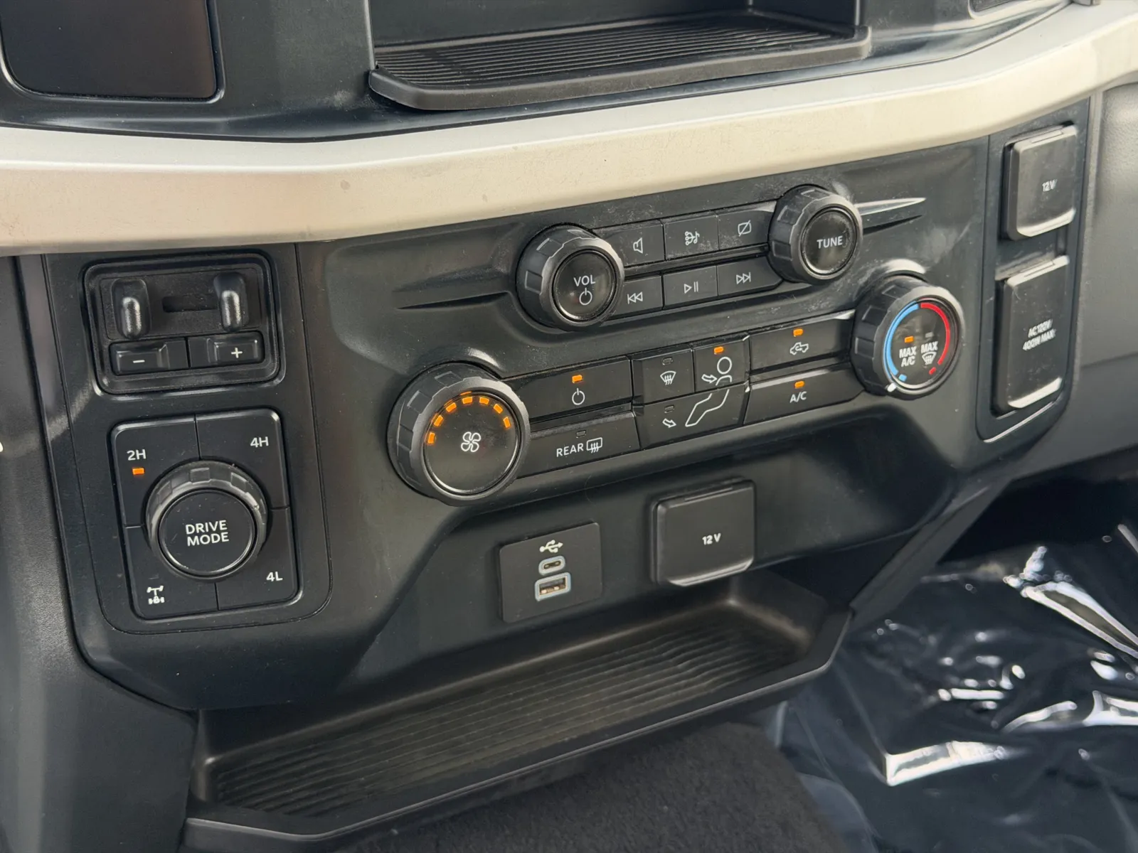 Ford F-250 photo 17