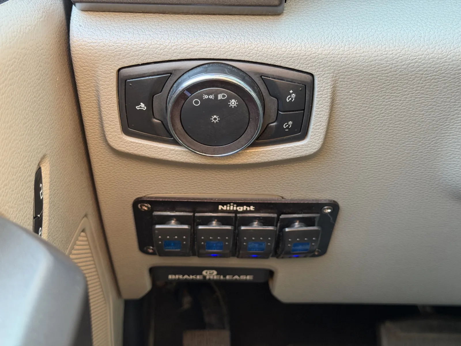 Ford F-250 photo 18