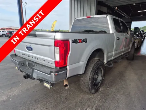 More photos of 2019 Ford Super Duty F-250 SRW LARIAT at Auto Boutique Texas, TX