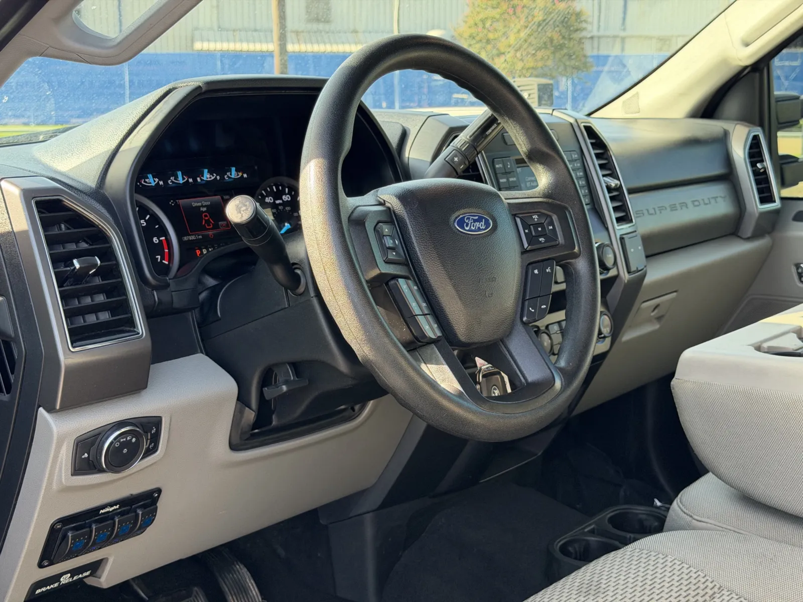 Ford F-250 photo 9