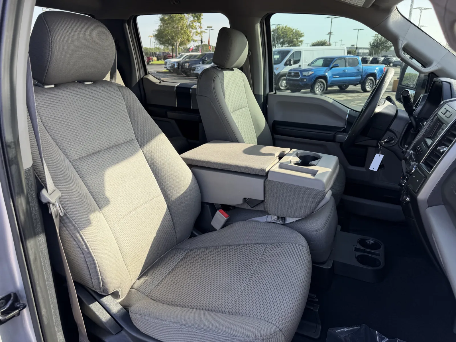 Ford F-250 photo 21