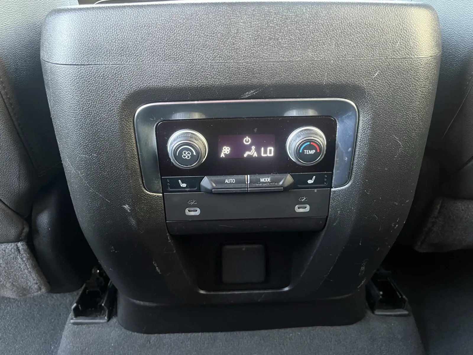 Chevrolet Tahoe photo 27