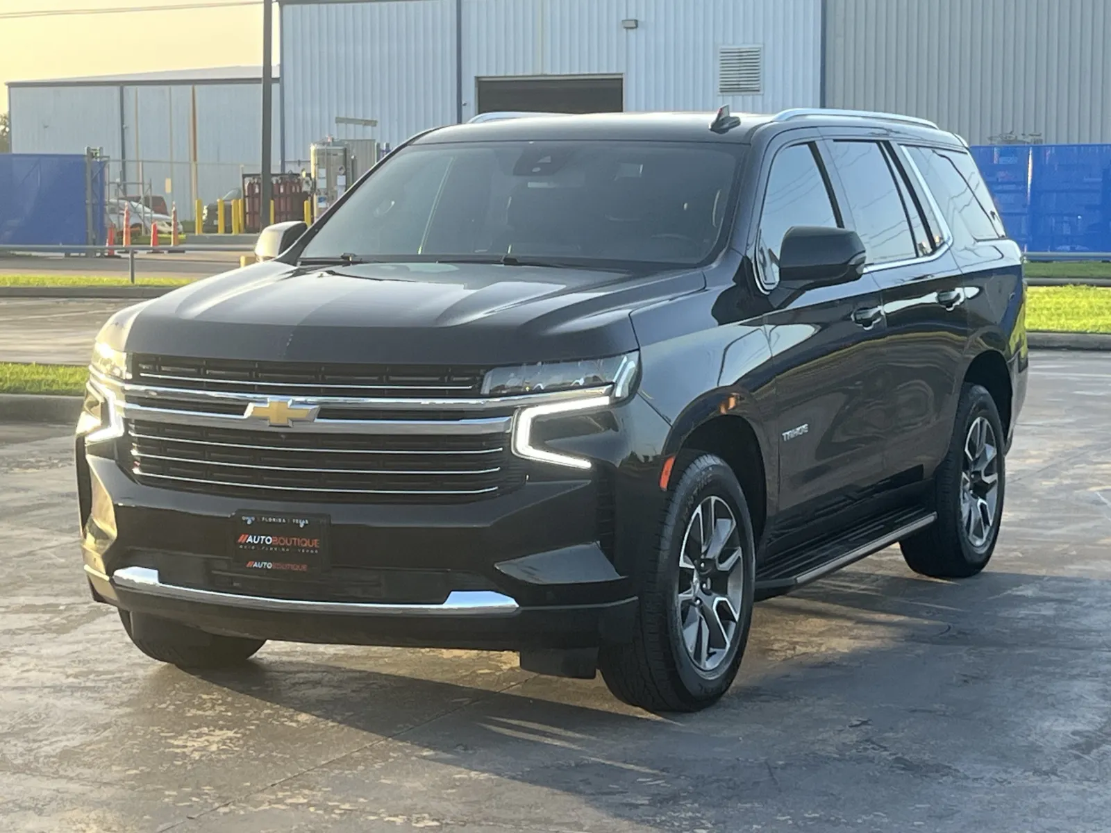 Chevrolet Tahoe photo 3
