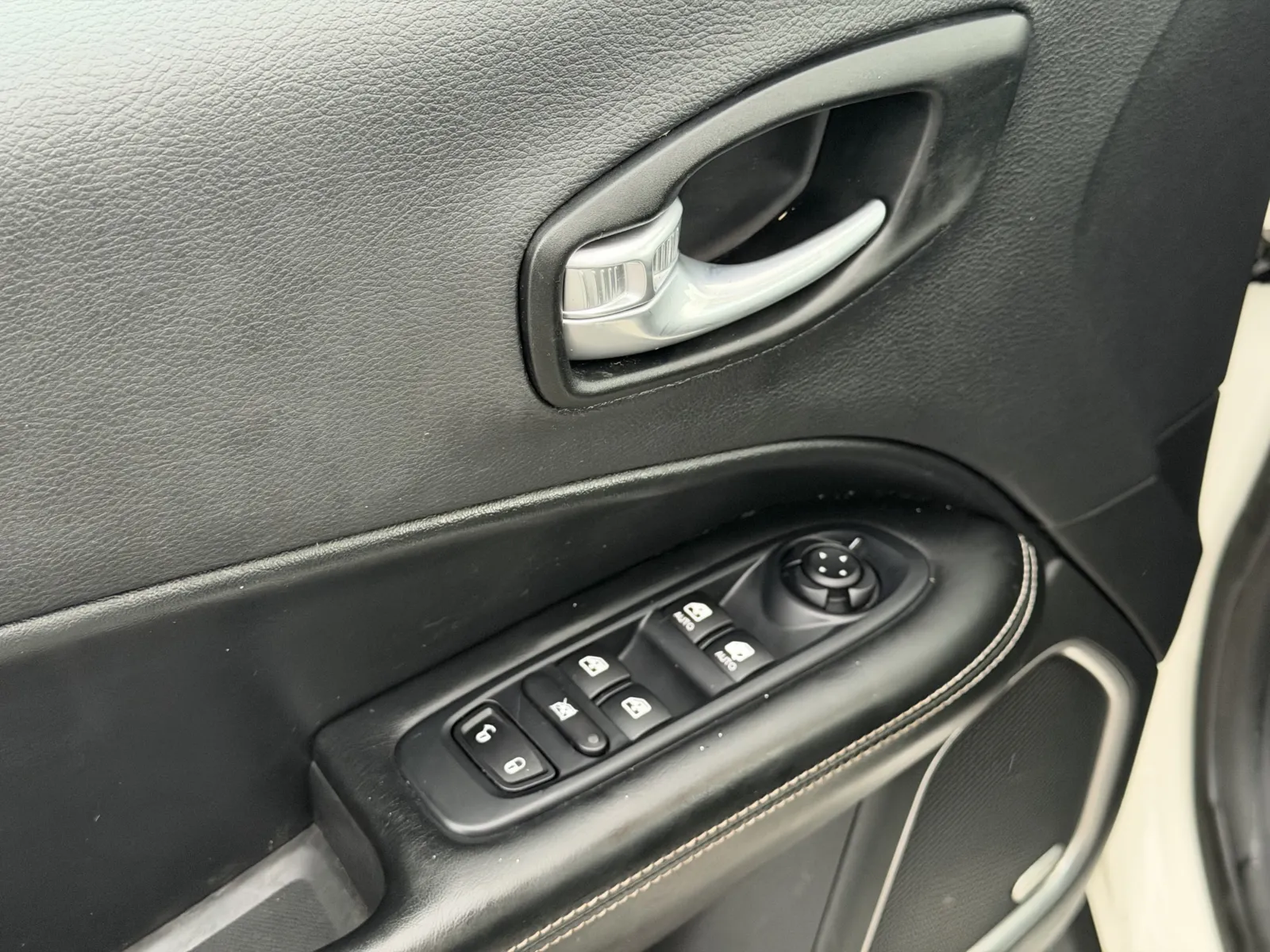 Jeep Compass photo 20