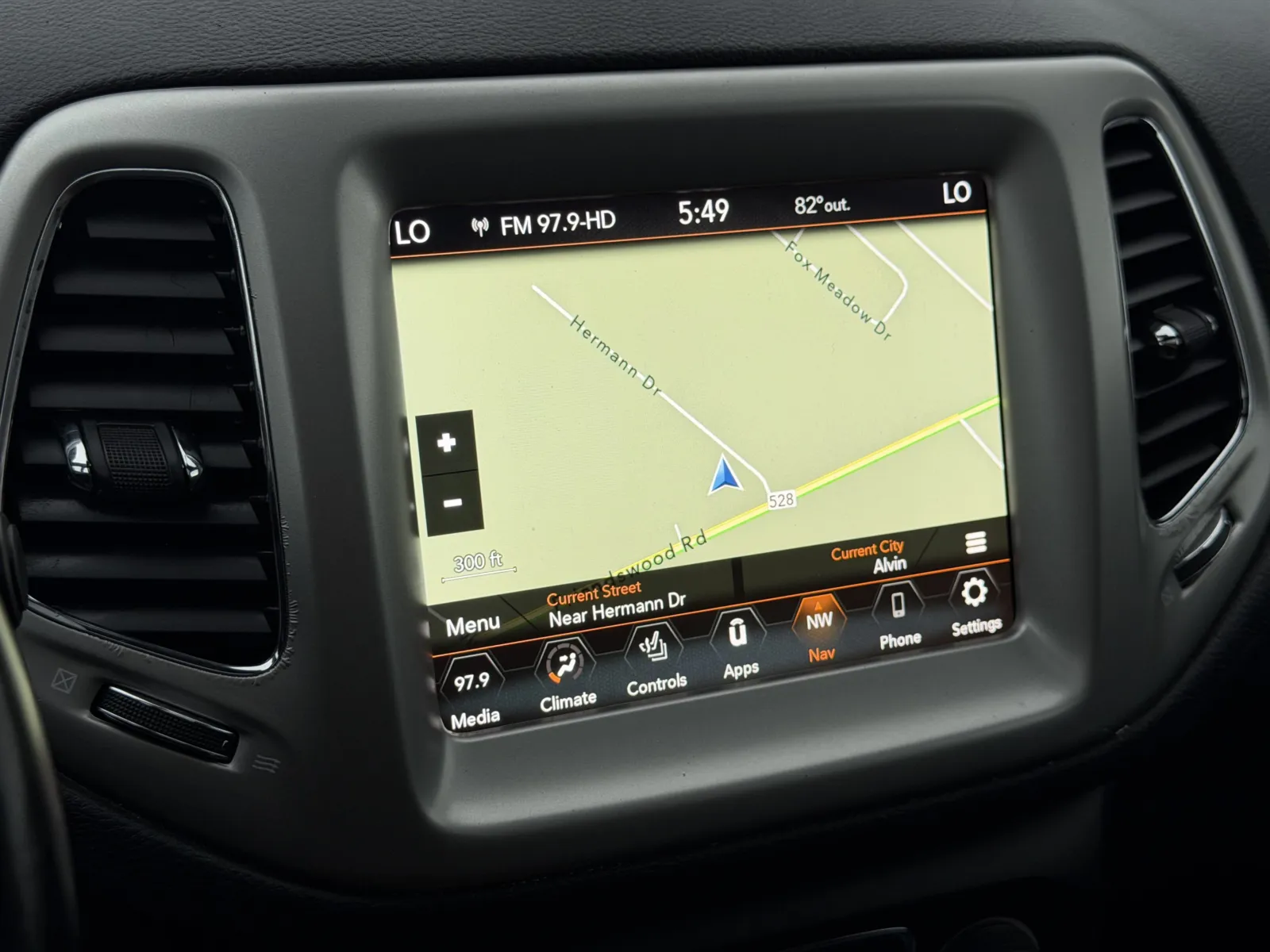 Jeep Compass photo 9