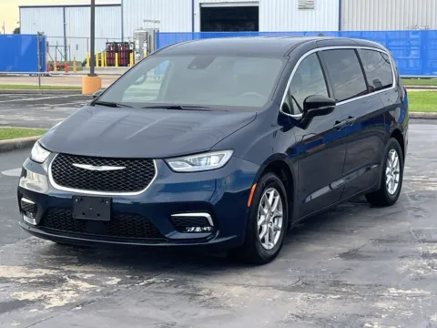 Another view of 2025 Chrysler Pacifica Select for sale in Alvin, TX at Auto Boutique Texas