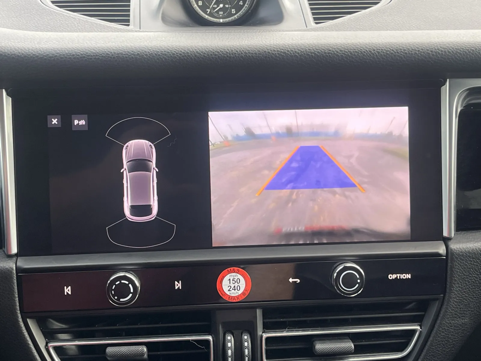 Porsche Macan photo 18
