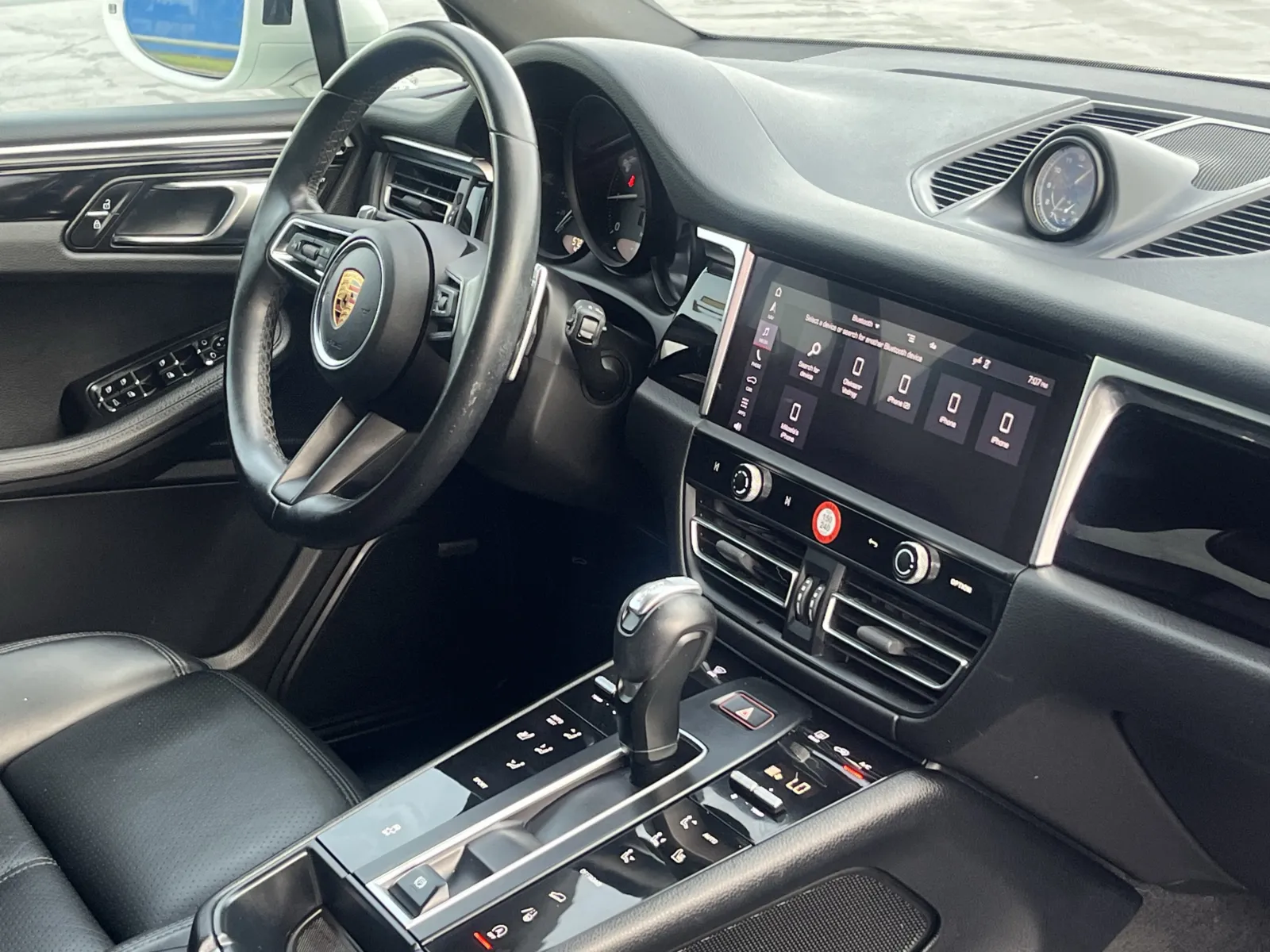 Porsche Macan photo 11