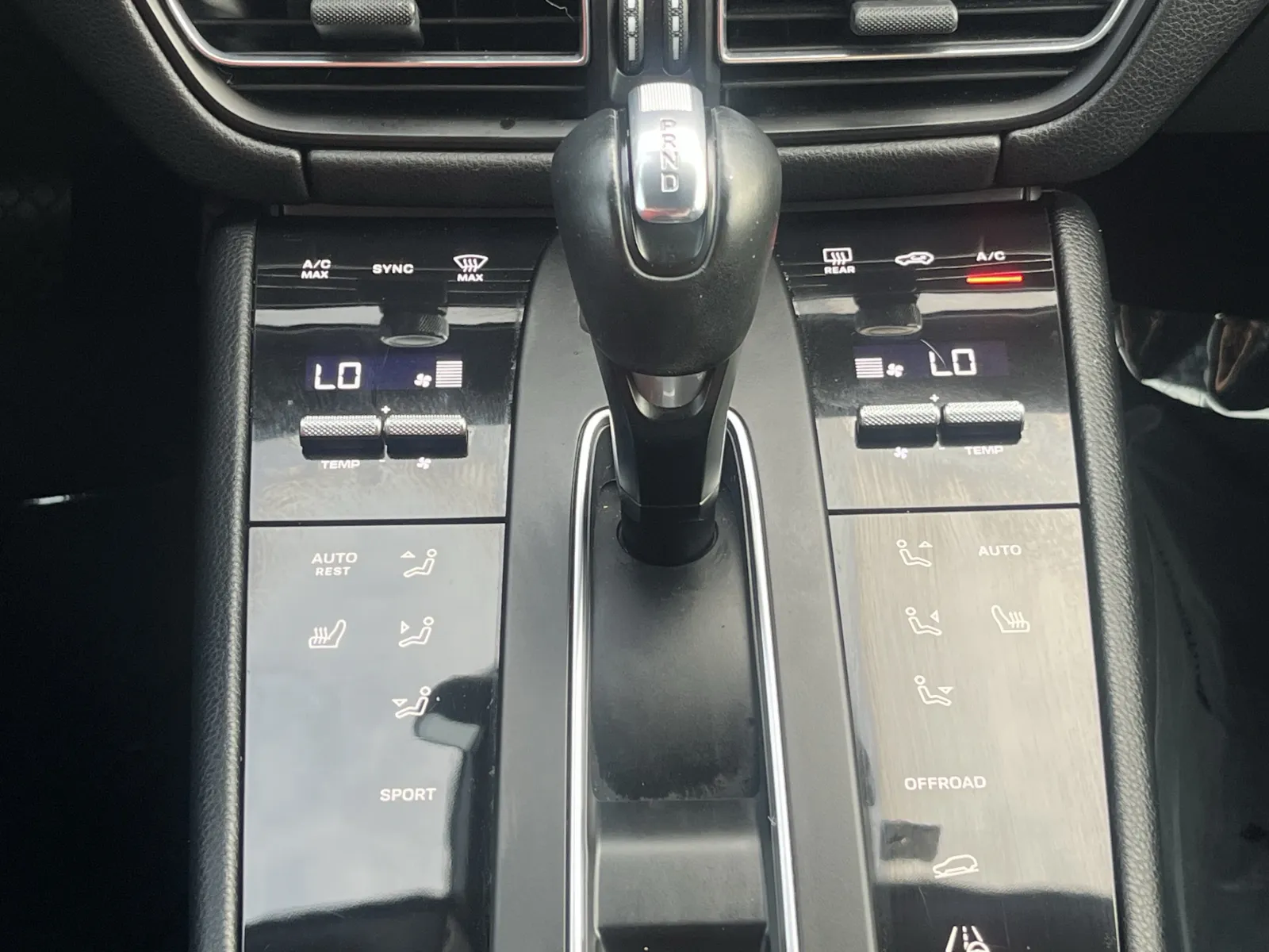 Porsche Macan photo 17