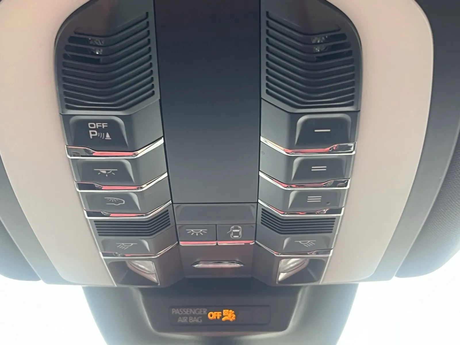 Porsche Macan photo 19