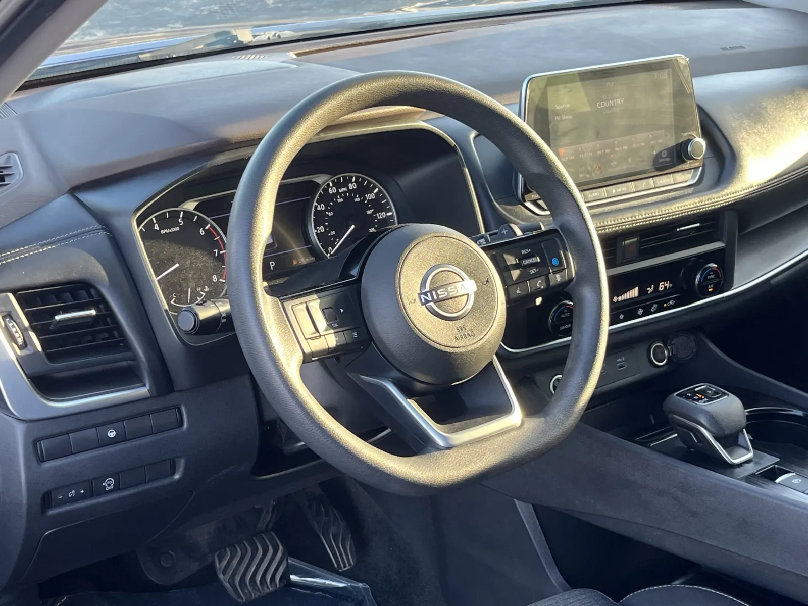 Nissan Rogue photo 14
