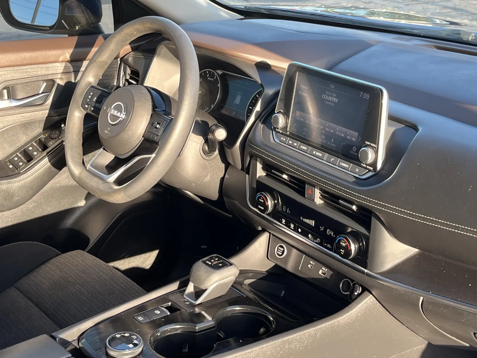 Nissan Rogue photo 15