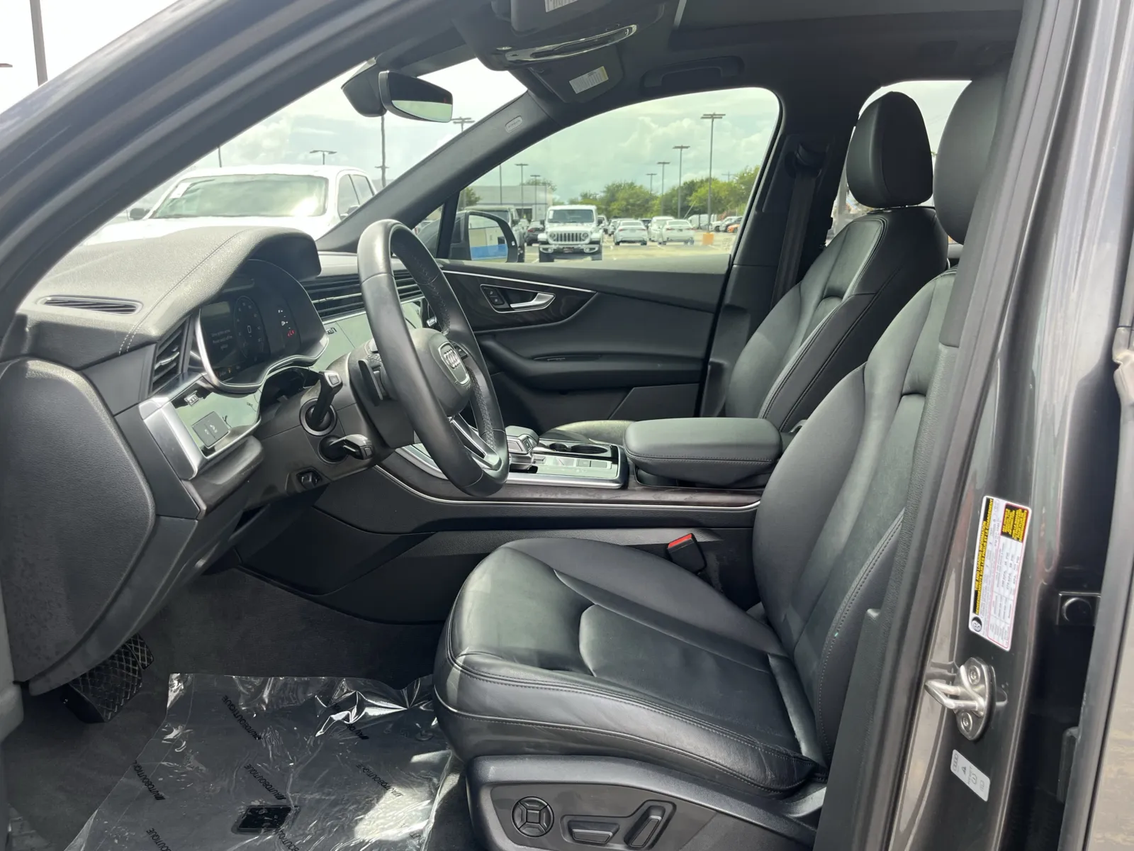 Audi Q7 photo 27