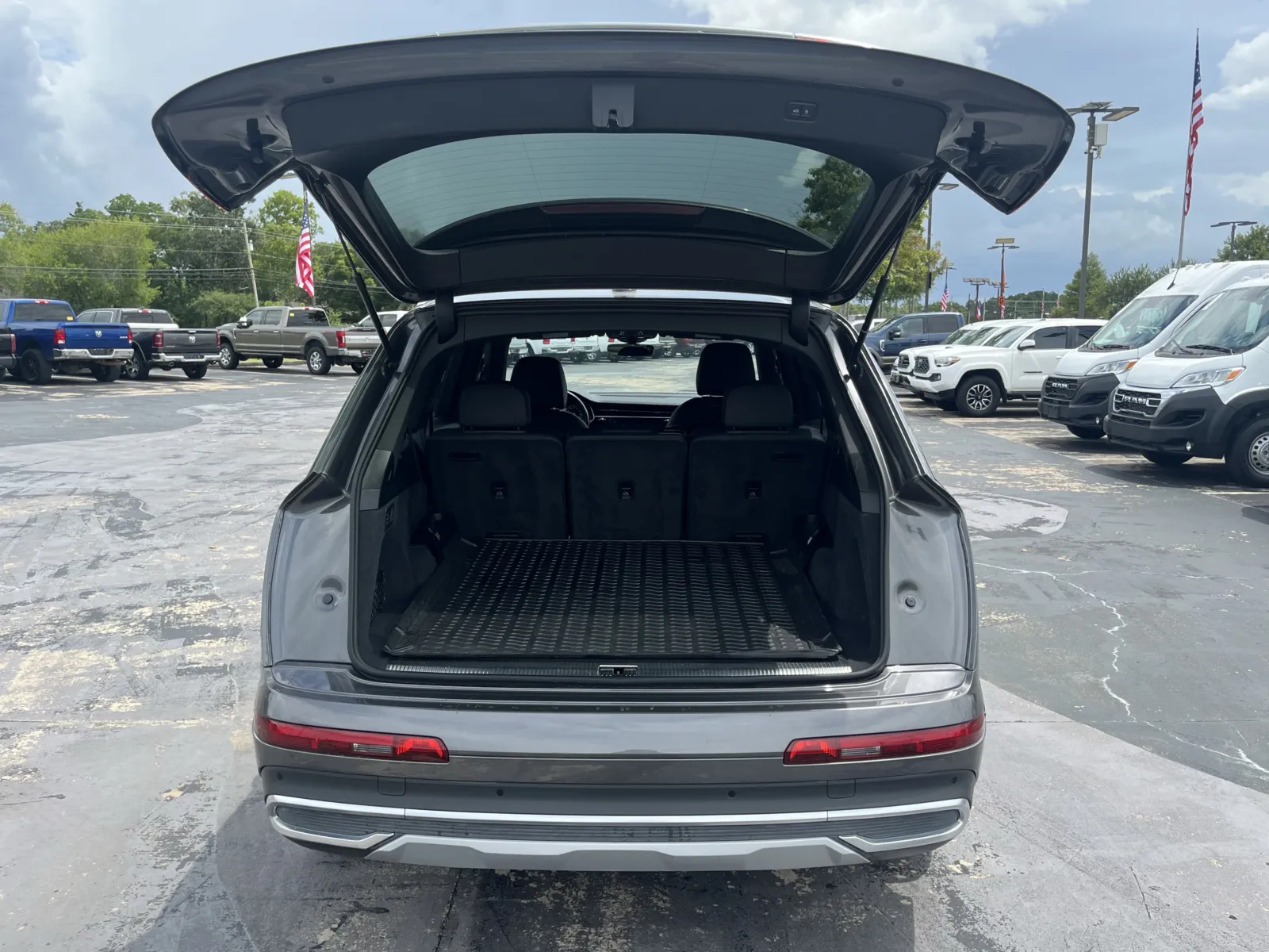 Audi Q7 photo 9