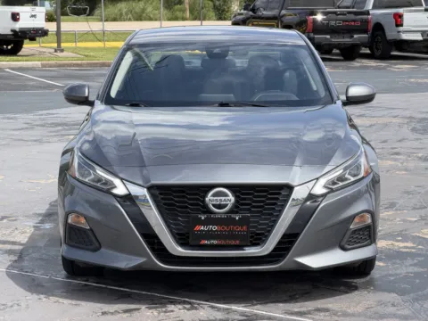 More photos of 2022 Nissan Altima 2.5 SV at Auto Boutique Texas, TX