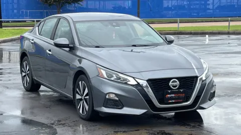 Gray 2022 Nissan Altima 2.5 SV for sale in Alvin, TX