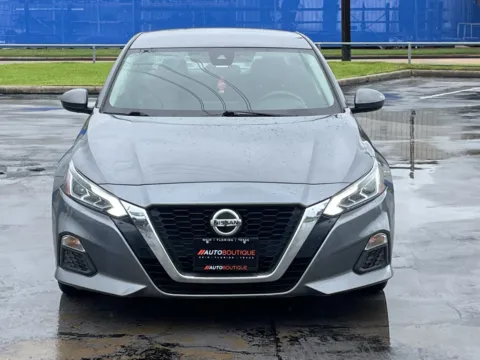 More photos of 2022 Nissan Altima 2.5 SV at Auto Boutique Texas, TX