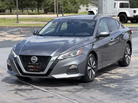 Another view of 2022 Nissan Altima 2.5 SV for sale in Alvin, TX at Auto Boutique Texas
