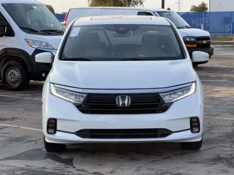 More photos of 2021 Honda Odyssey Touring at Auto Boutique Texas, TX