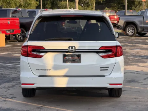 More photos of 2021 Honda Odyssey Touring at Auto Boutique Texas, TX