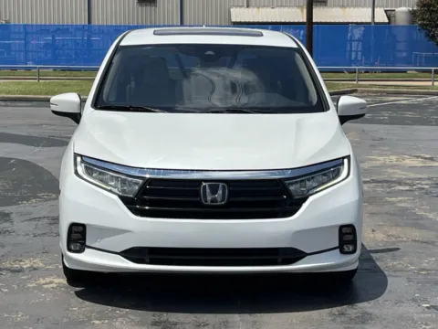 More photos of 2021 Honda Odyssey Touring at Auto Boutique Texas, TX