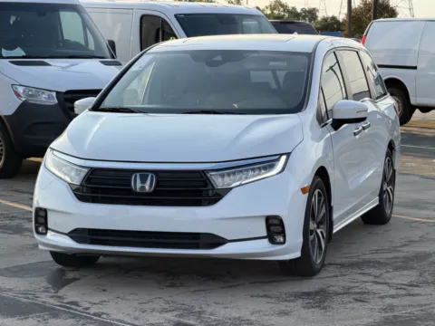 Another view of 2021 Honda Odyssey Touring for sale in Alvin, TX at Auto Boutique Texas